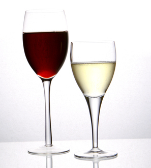 red-and-white-wine-2-1057543