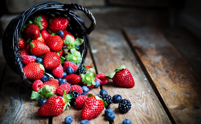 Heart-Healthy Food To Add Into Your Meals-berries