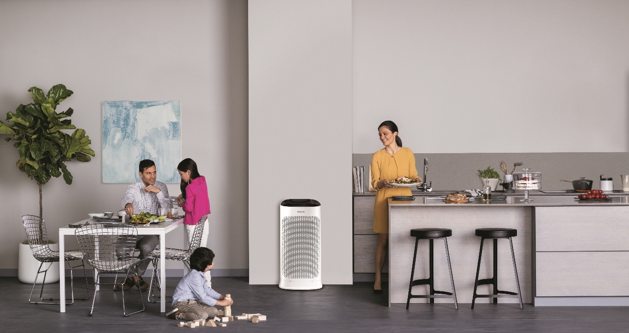 Samsung’s Air Purifier with a built-in Smart Sensor helps to monitor real-time air quality and its Virus Doctor Technology additionally neutralises harmful contaminants in the air including dust, allergens, virus and bacteria that resist physical filtration by turning these contaminants into harmless water vapour. 