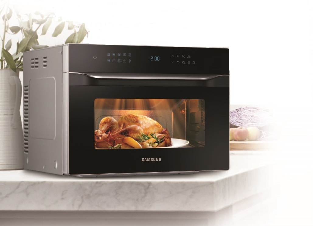 Samsung’s Hotblast™ Smart Oven is a brand new way of cooking that reduces cooking time significantly while retaining the moist insides and crispy outsides of the meat. It even has a Fermentation Function which utilises advanced fermentation technology without the need for an additional appliance. 