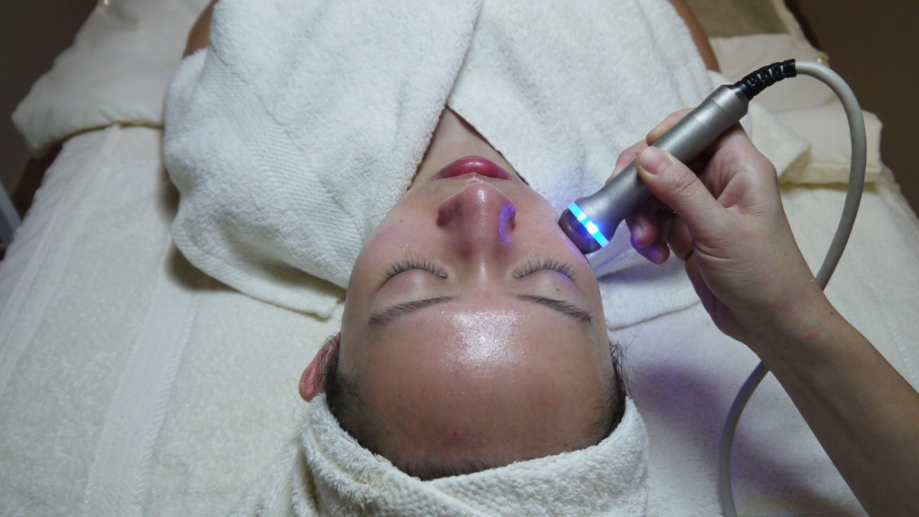 Tried & Tested: AsterSpring Intense Hydra-Light Therapy Facial-Pamper.my