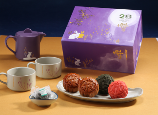 Impress Your Family This Mid-Autumn Festival With Starbucks' New Mooncake Gift Set 2018-Pamper.my