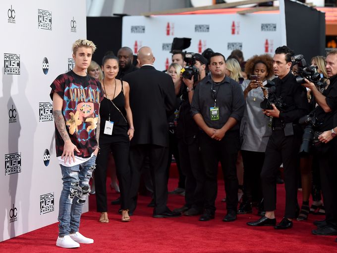 AMA justin bieber red carpet