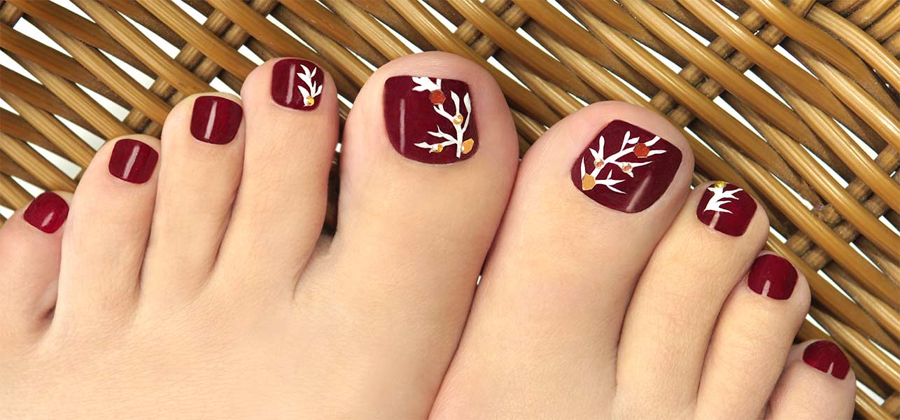 40+ Stunning Summer Toenail Designs to Show Off on the Beach - Bellatory