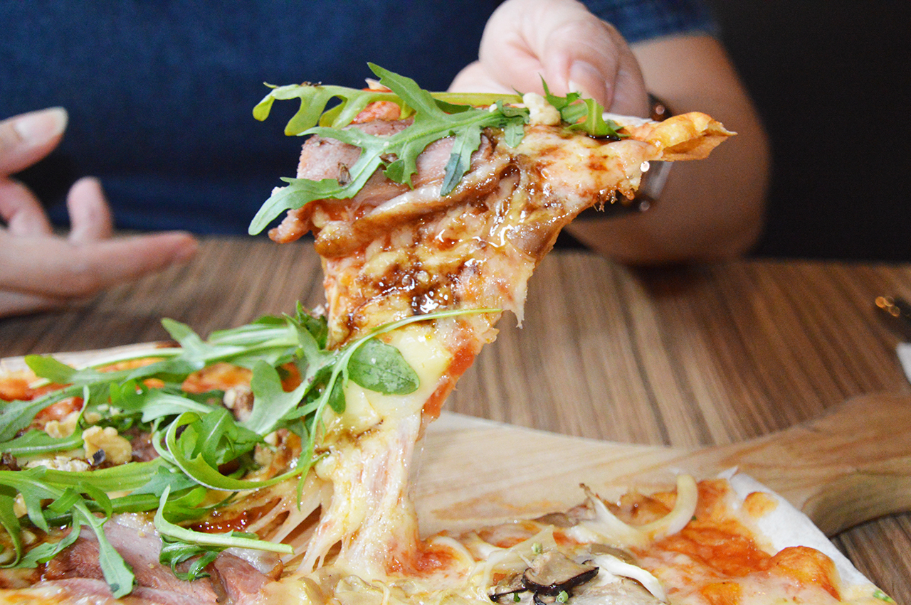 B-Lab - thin crust pizza
