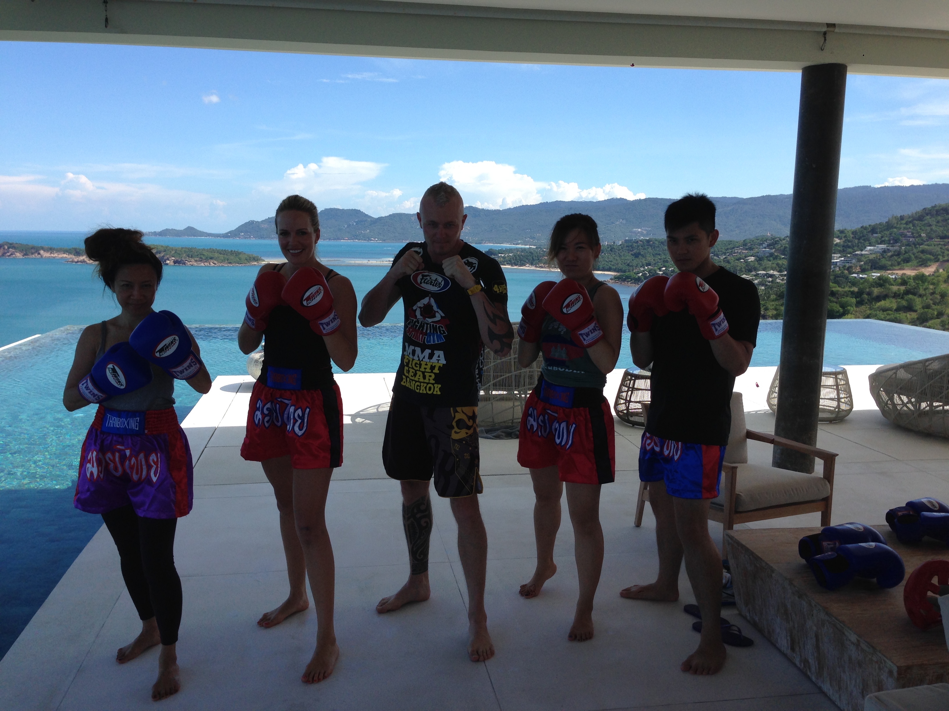 Do high intensity Muay Thai with Andi Jones, Samujana's Muay Thai champion boxer