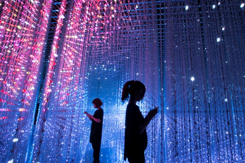 Crystal Universe -  Future World at ArtScience Museum (Credit to teamLab)
