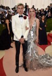 met-gala-2016-lucky-blue-and-pyper-smith-wearing-hm