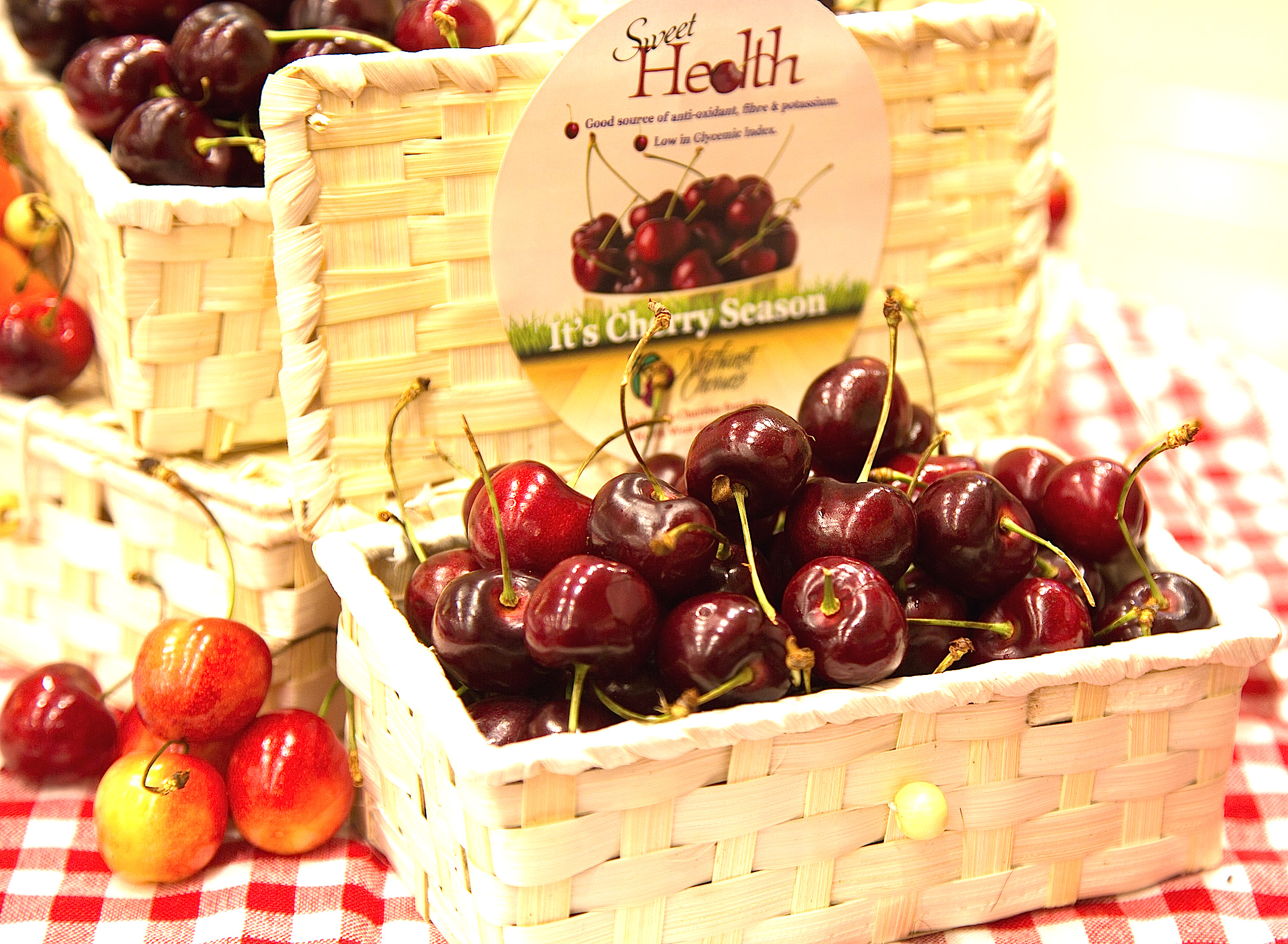Cherries are packed with nutritional benefits and they are low in calorie and glycemic index, making them an ideal fruit for people who are suffering from diabetes and for weight watchers.
