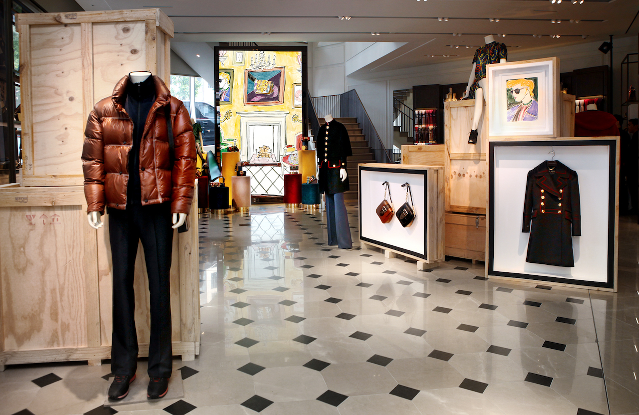 Burberry celebrates British art and design at Burberry Seoul Street flagship_1