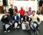Image 1 – Datuk Azman Ismail, Managing Director, Shell Malaysia Trading Sdn. Bhd. and Shell Timur Sdn. Bhd. with the artists for the Celebrating 125 Years art project