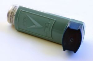 asthma-inhaler_2702471