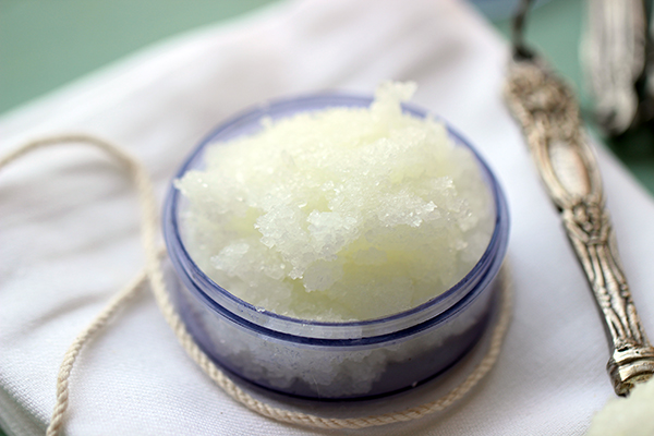 healing-lip-scrub