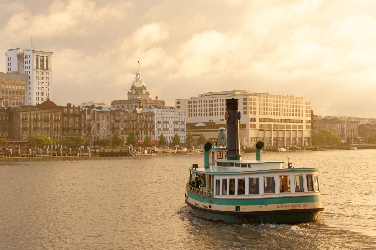 Ferry to Historic District waterfront of Savannah, Georgia (Image: GettyRF_477144720 - Coastal Georgia)