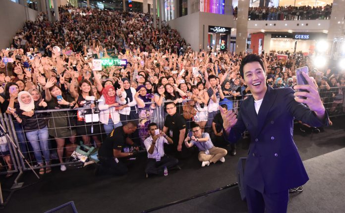 Kim Rae Won From Hit Drama, Doctors, Charms Malaysian Fans