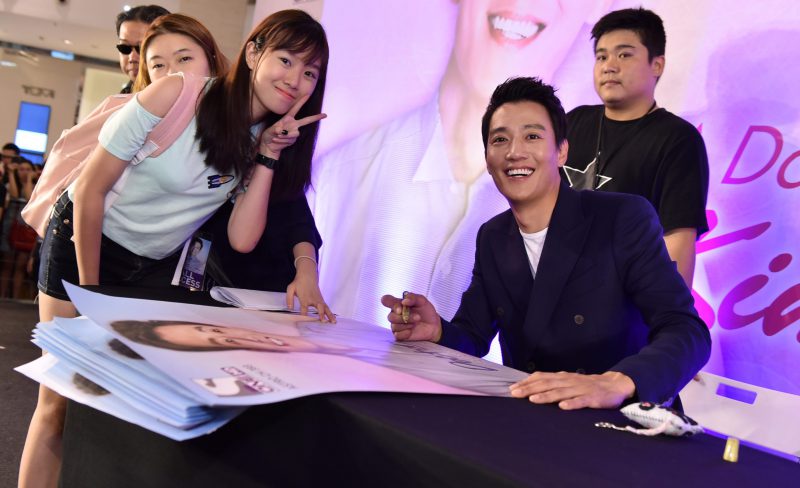 Kim Rae Won From Hit Drama, Doctors, Charms Malaysian Fans