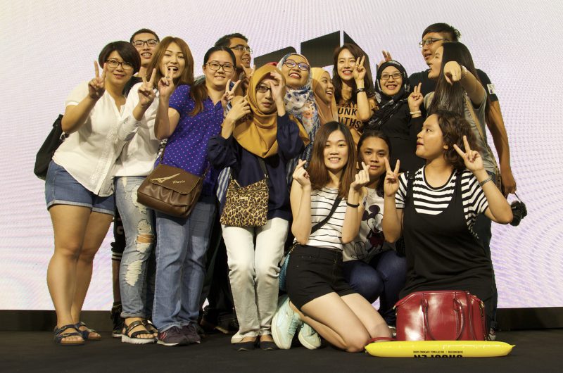 Song Ji Hyo with Meet & Greet Winners