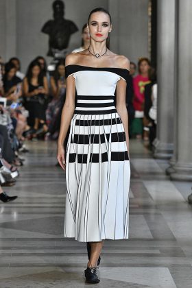 Carolina Herrera New York RTW Spring Summer 2017 September 2016