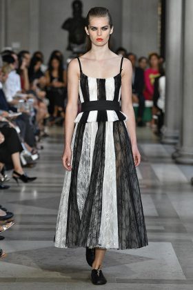 Carolina Herrera New York RTW Spring Summer 2017 September 2016