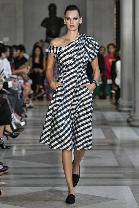 Carolina Herrera New York RTW Spring Summer 2017 September 2016