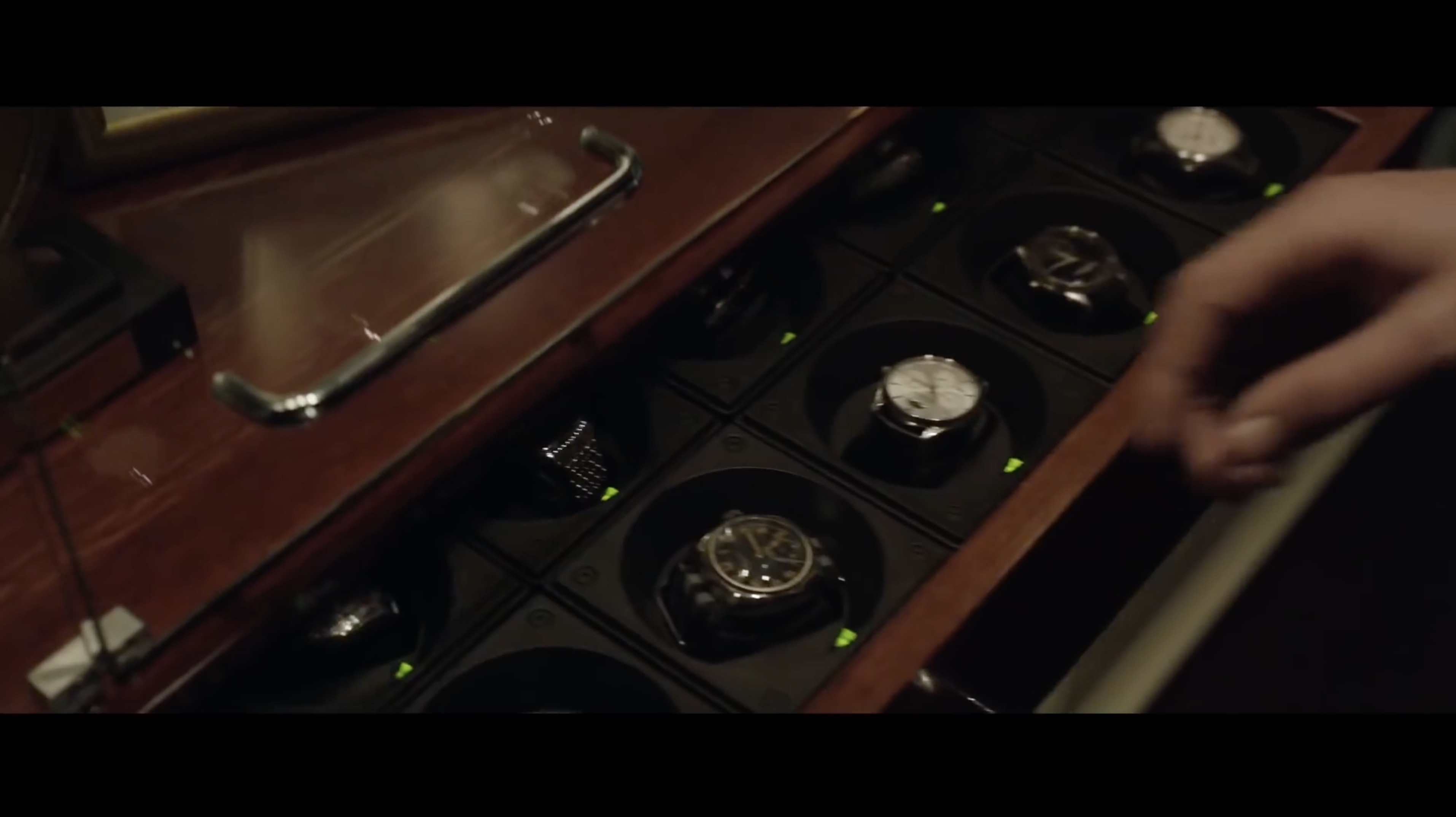 still-image-from-trailer-jaeger-lecoultre-master-ut-watch