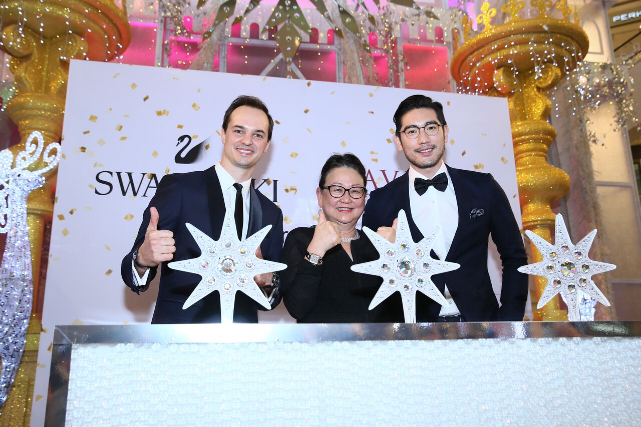 The lighting ceremony of the Merry-Go-Round was held last Thursday by Mr. Aymeric Lacroix, Dato’ Joyce Yap and special guest Godfrey Gao.