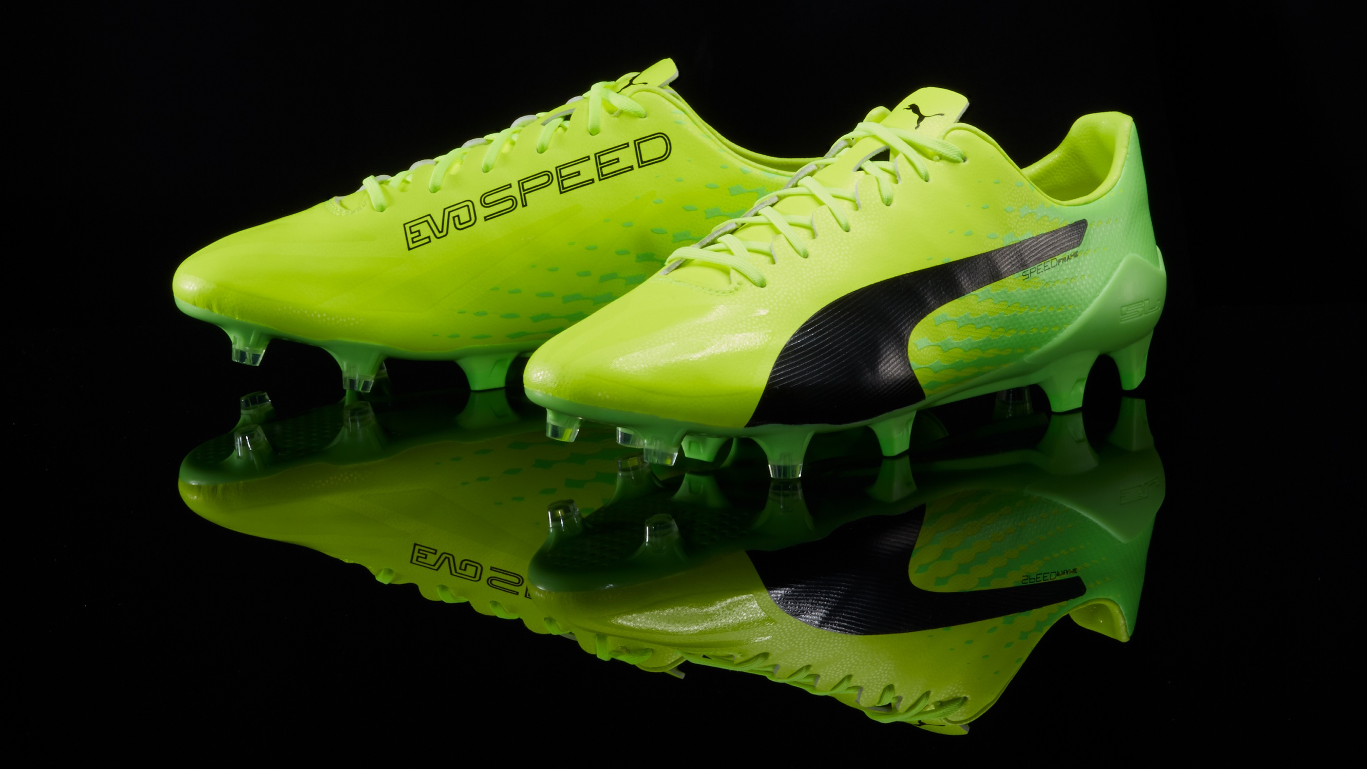 17ss_pr_ts_pumafootball_q1_evospeed_2