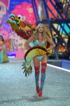 Our Top 10 Looks From The 2016 Victoria’s Secret Fashion Show – Pamper.My