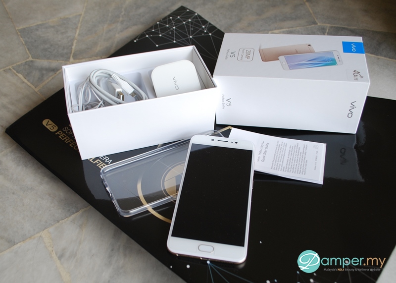 Unboxing the Vivo V5.