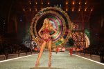 Our Top 10 Looks From The 2016 Victoria’s Secret Fashion Show – Pamper.My