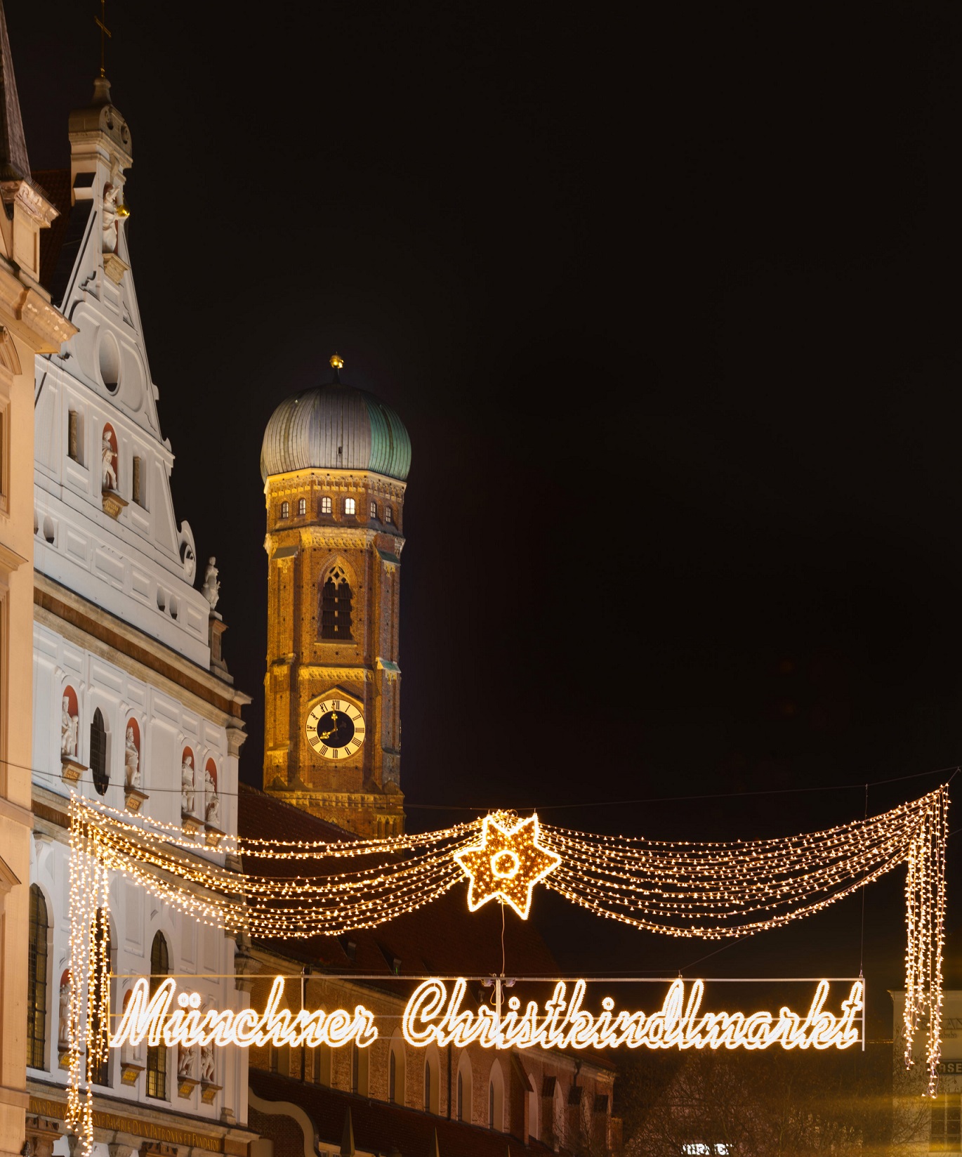 munich-christmas-market-lights
