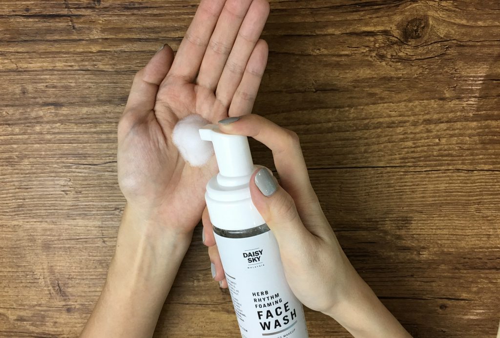 Daisy Sky Malaysia Herb Rhythm Foaming Face Wash Review - Pamper.My