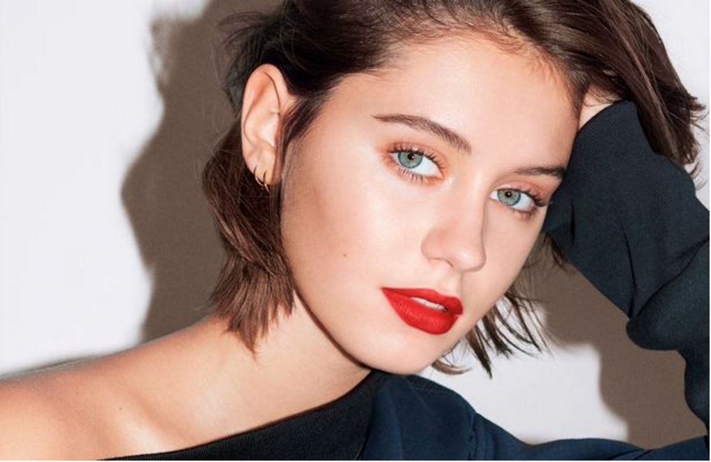 iris-law-burberry-pamper