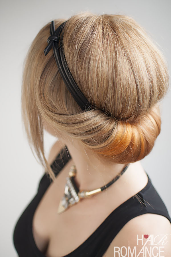 5 Easy Romantic Hairstyles To Complete Your Valentine's Day Look 