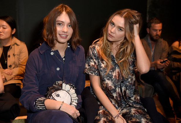 Burberry February 2017 Show, Iris Law and Immy Waterhouse-Pamper.my