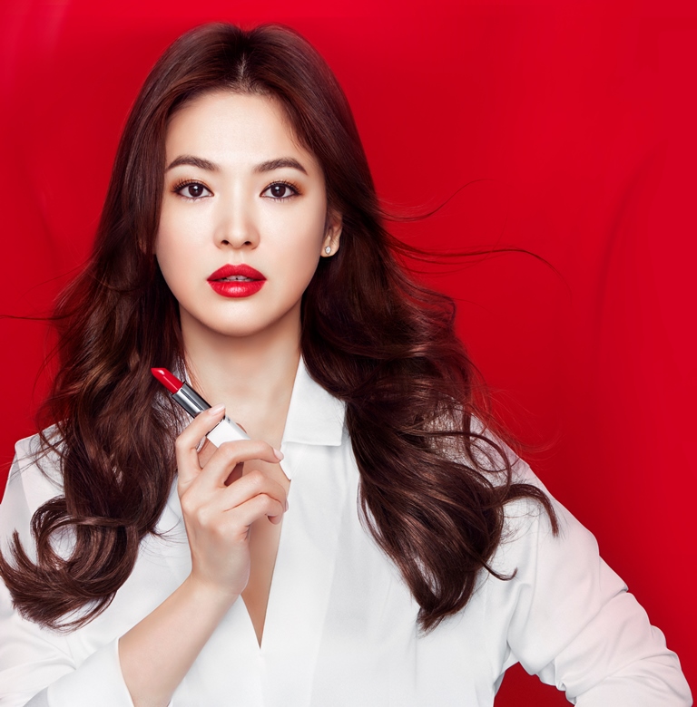 Laneige Silk Intence Lipstick Model