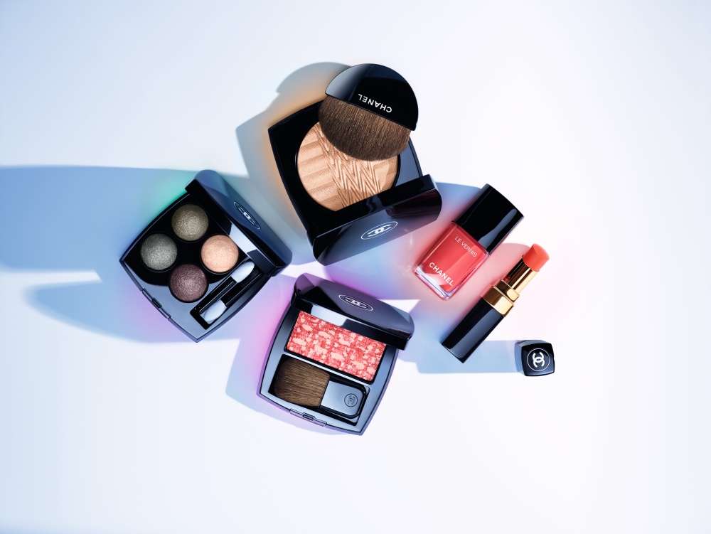 Chanel's Énergies Et Puretés Makeup Line, A Masterpiece Of Combining  Contrasting Colours Together
