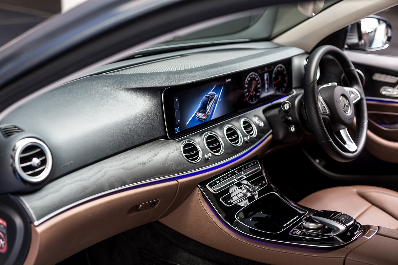 Mercedes-Benz E 250, Avantgarde Line, Material Design-Pamper.my