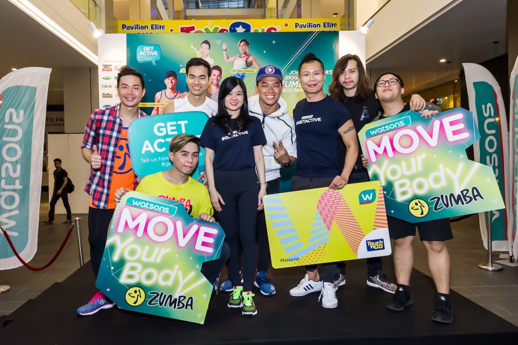 Caryn Loh, General Manager and Country Head, Watsons Malaysia (4th from left) and Danny Hoh, Customer Director, Watsons Malaysia (3rd from right) together with Watsons Celebrity Friends Kit Mah and Dennis Yin, DJ Chuckies and Whackboii and Zumba Jammers Alex Phang and Deno Au at the official launch of Watsons Move Your Body Zumba 2017.