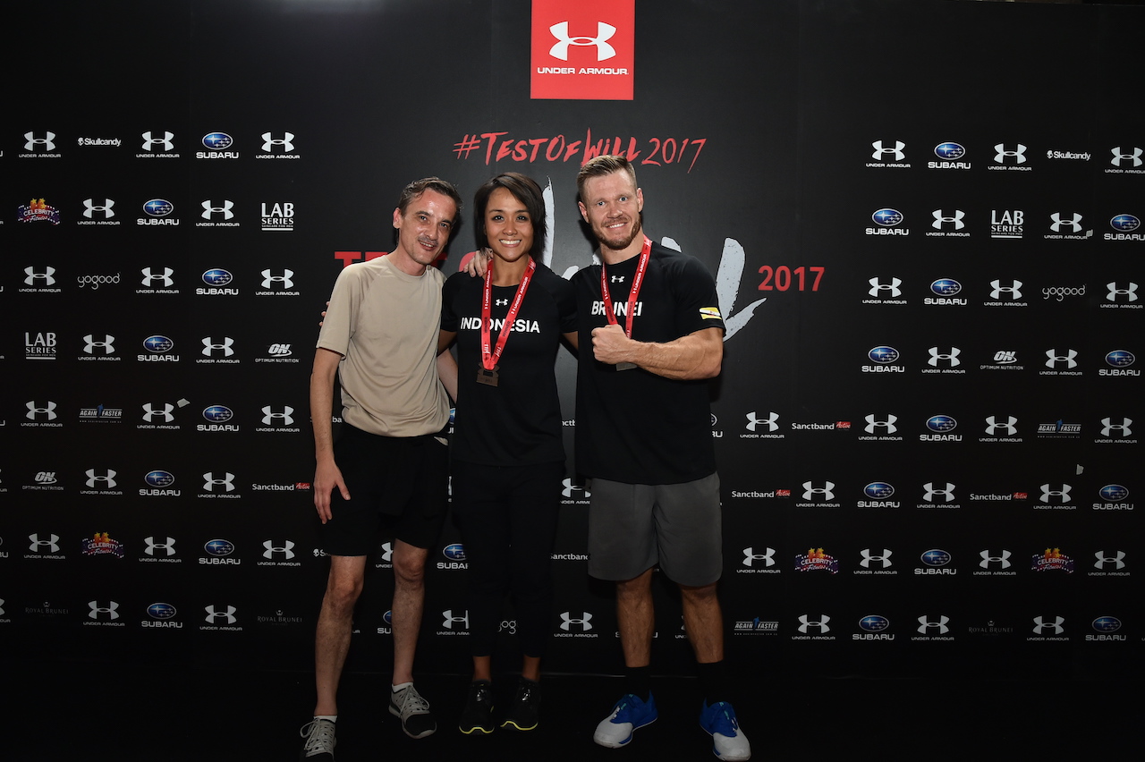 Under Armour Test of Will 2017 Male and Female Champions with CEO of Triple Pte Ltd, Michael Binger
