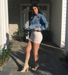 062116-kylie-jenner-outfit