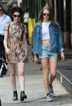Annie+Clark+Cara+Delevingne+Out+Stroll+NYC+Gx19hDjzlnXl