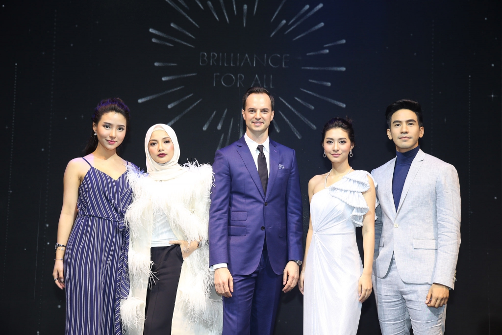 Venice Min, Neelofa, Aymeric Lacroix, Nittha Jirayungyurn, and Thanawat Wattanaputi.