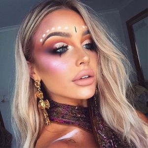 6 Easy Festival Makeup Looks To Rock At Good Vibes Festival 2017, Duo chrome highlight-Pamper.my