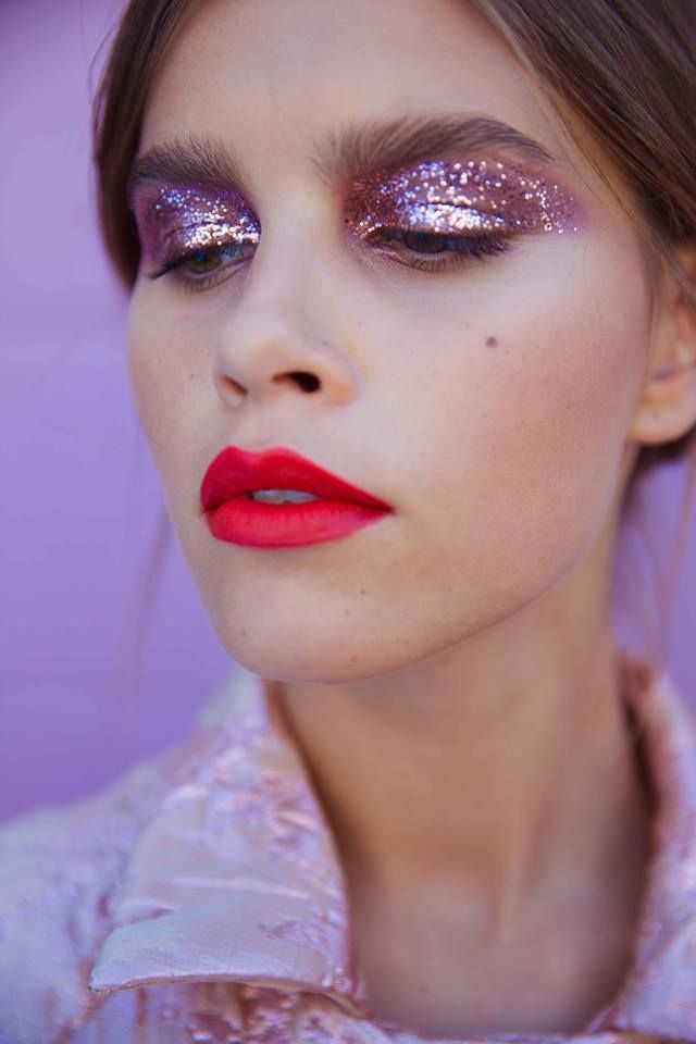 6 Easy Festival Makeup Looks To Rock At Good Vibes Festival 2017,Glitter Eyes-Pamper.my