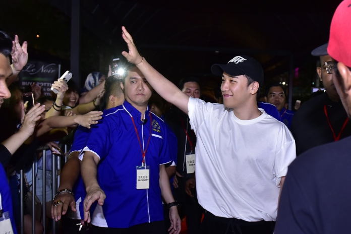 Big Bang's Lee Seungri And Other Korean Celebrities Made A Special Appearance During YG Republique's Grand Opening At TREC KL-Pamper.my