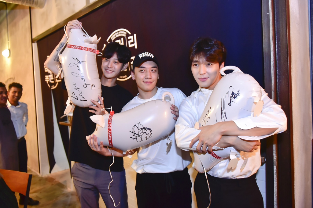 Big Bang's Lee Seungri And Other Korean Celebrities Made A Special Appearance During YG Republique's Grand Opening At TREC KL-Pamper.my