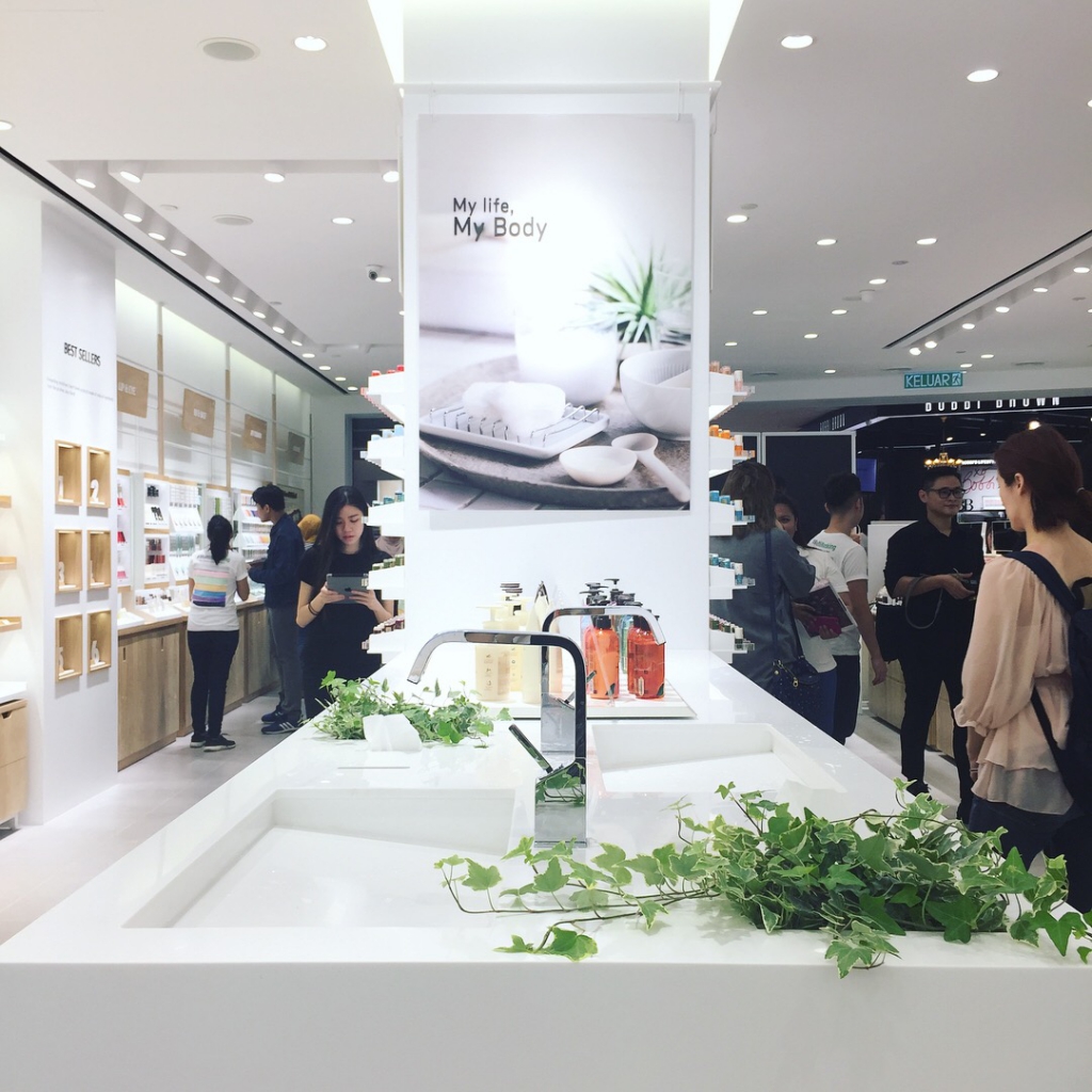 3 New Things You Can Do At The Newly Revamped Innisfree Sunway Pyramid Store + [GIVEAWAY] Win Shopping Vouchers And A Beauty Organizer-Pamper.my