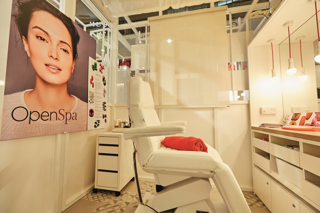 7 Things To Do At Clarins' First Retail Kiosk In The World In IOI City Mall, Putrajaya-Pamper.my