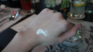 Olay White Radiance Perfecting Day Cream SPF24-Pamper.my
